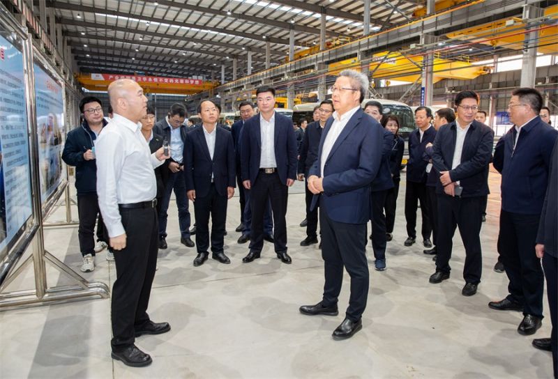 南通市委書記吳新明、市長張彤一行蒞臨江蘇衛(wèi)華海洋重工觀摩調(diào)研